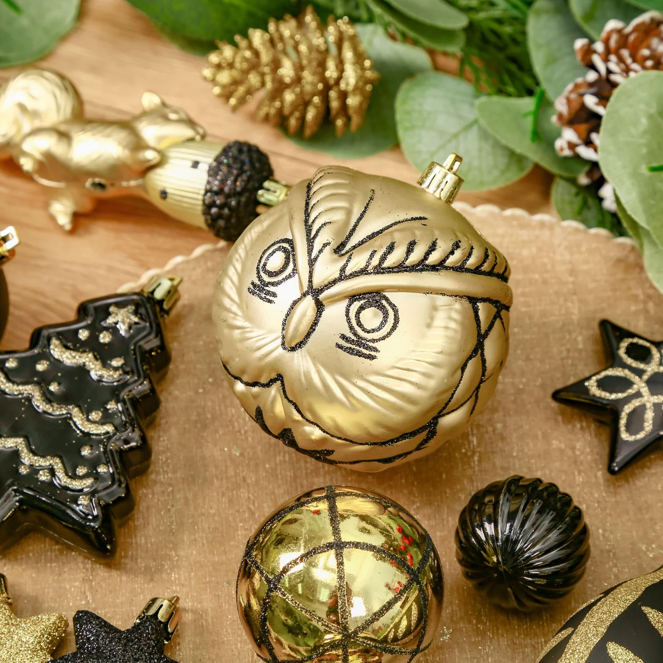 96pcs Black and Gold Christmas Ornaments Set with Forest Theme and Animal Designs - Image 4
