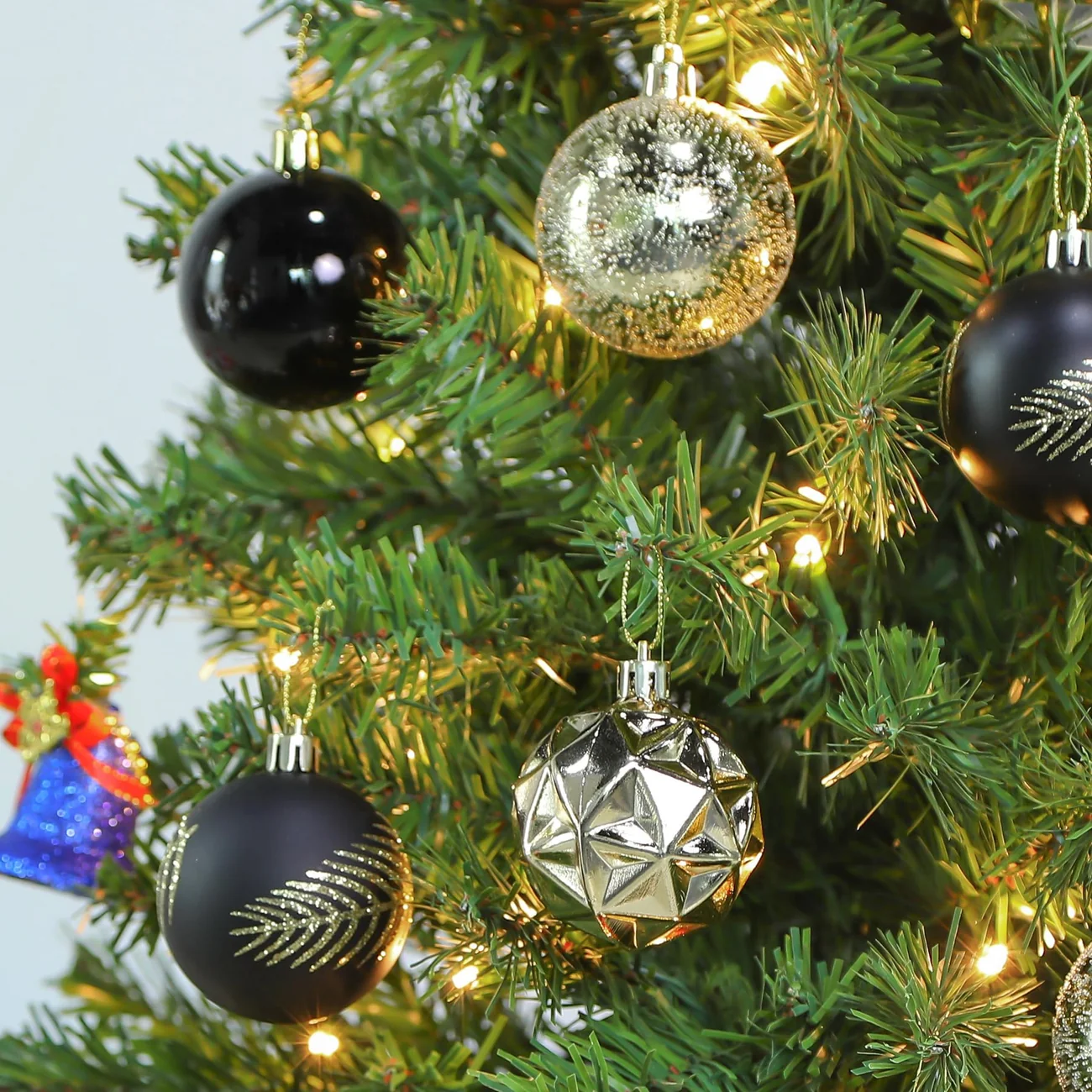 30ct Black and Gold Christmas Balls – 2.36 Inch Christmas Tree Ornaments - Image 4