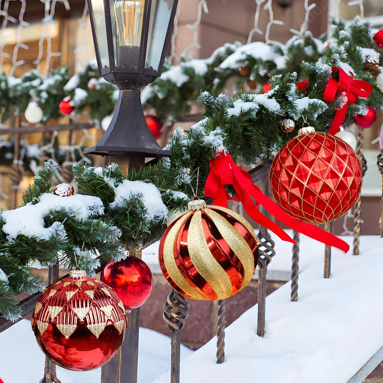 4Pcs Large Christmas Ball Ornaments – Red and Gold, 6 Inch / 150mm - Image 6
